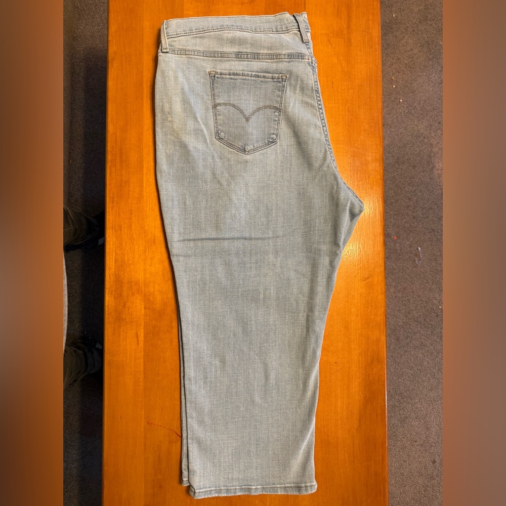 Levi's Ladies Denim Jeans in Light Blue